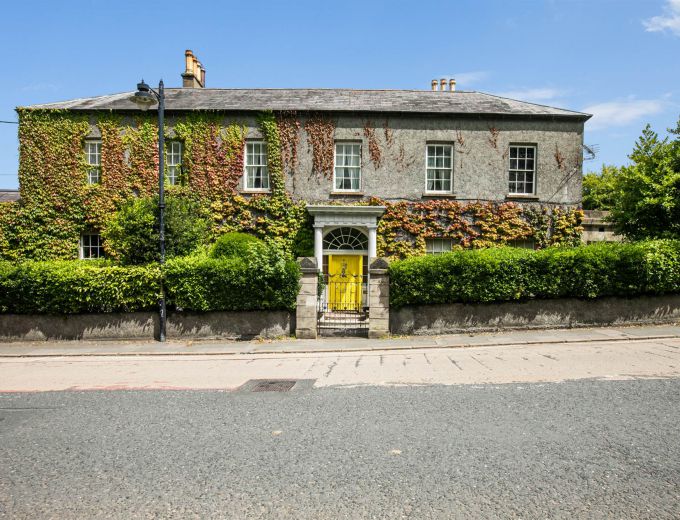 The Manor House ,  38 High Street