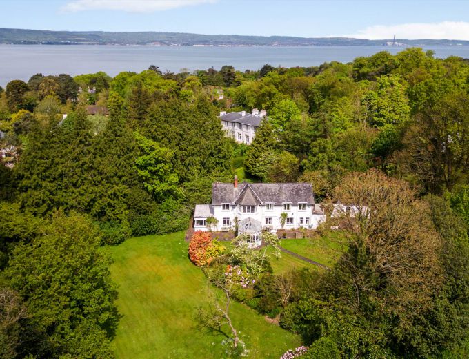 Lenaghmore,  4 Circular Road West